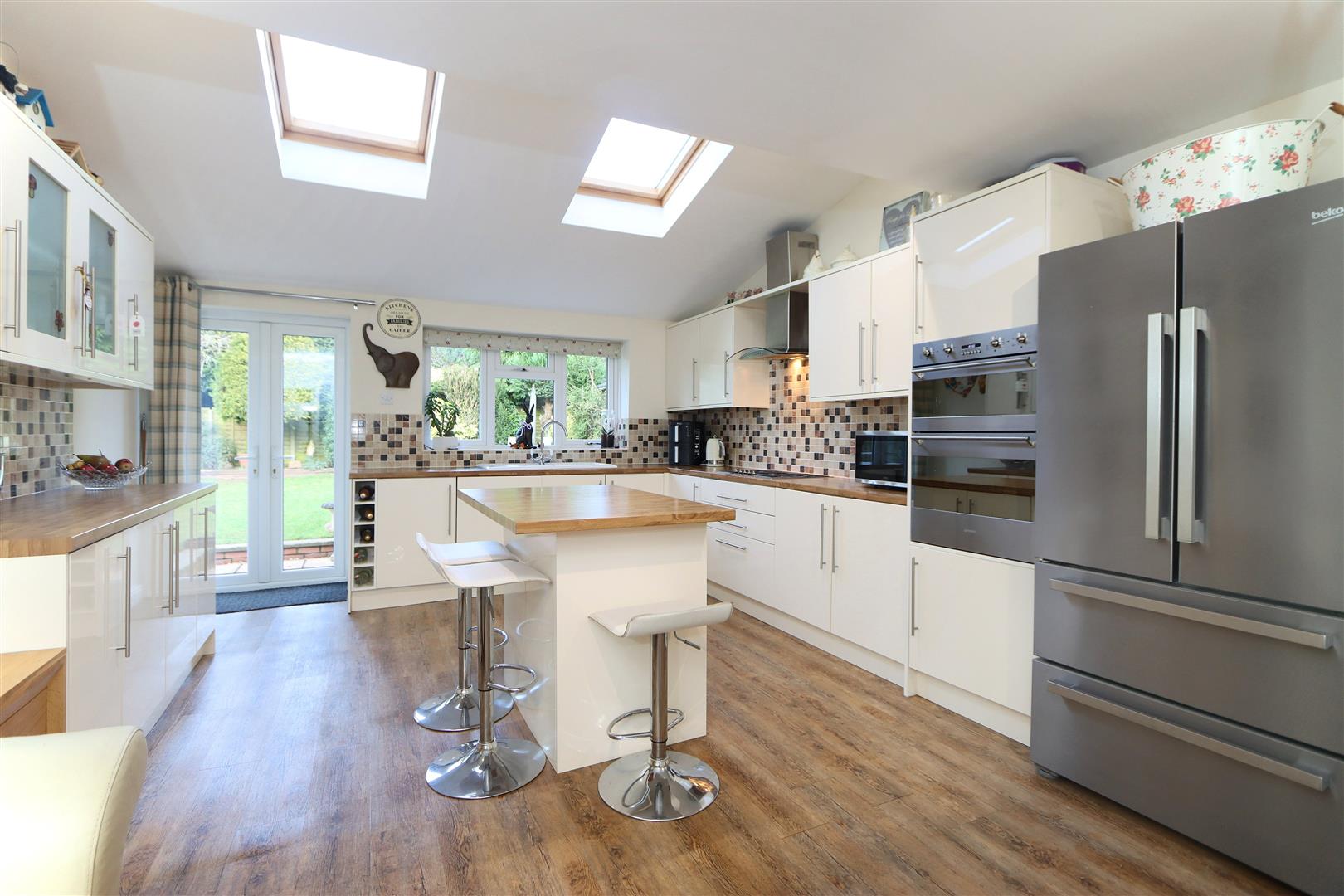 4 bed property in Stuarts Green, Stourbridge